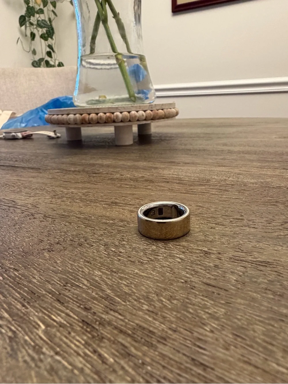 Oura Ring 4 - Gold (Size 6)